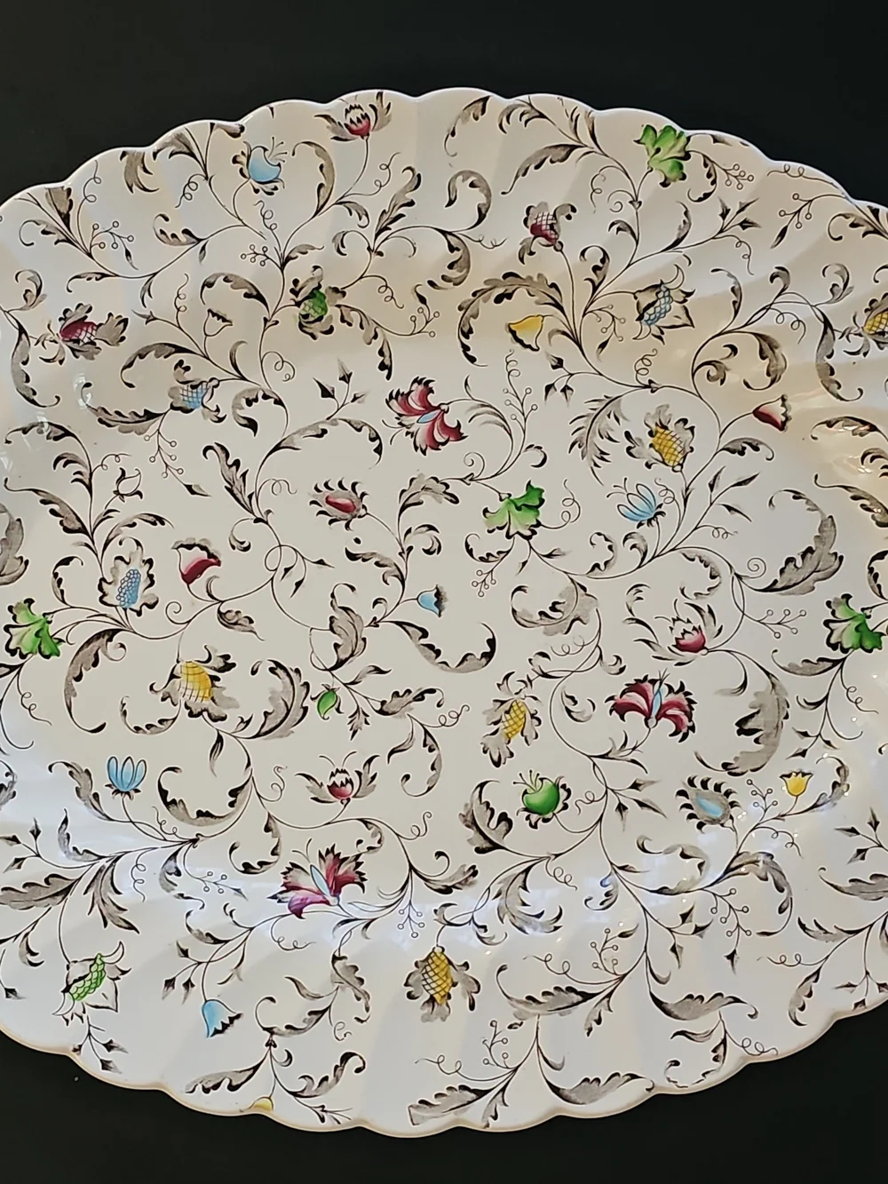 Vintage Vanity Fair Cream Scalloped Large Floral 16
